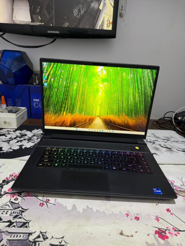 UK Used Alienware M16 R1 – Core i7 13th Gen, 16GB RAM, 1TB SSD, RTX 4070 8GB, 16” QHD+ 165Hz