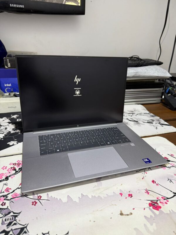 Fresh Like New HP ZBook Studio 16 G11 – Core Ultra 7, 32GB RAM, 1TB SSD, RTX A1000 6GB, 16” WUXGA