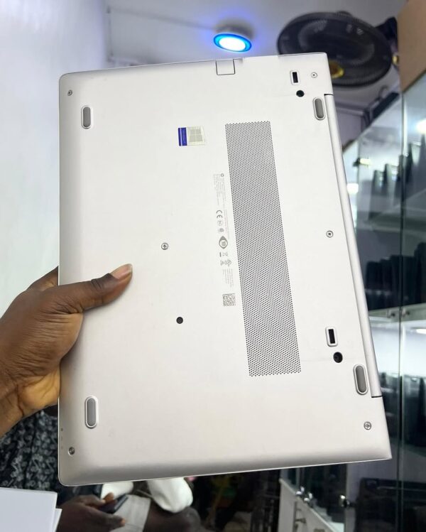 HP EliteBook 840 G5 | 8th Gen| Core i7 Laptop | 16GB RAM | 512GB SSD| Slim Buisness Laptop